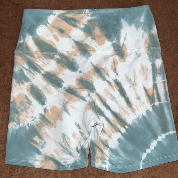 Victoria’s Secret PINK Tie Dye Yoga Shorts - Picture 2 of 3